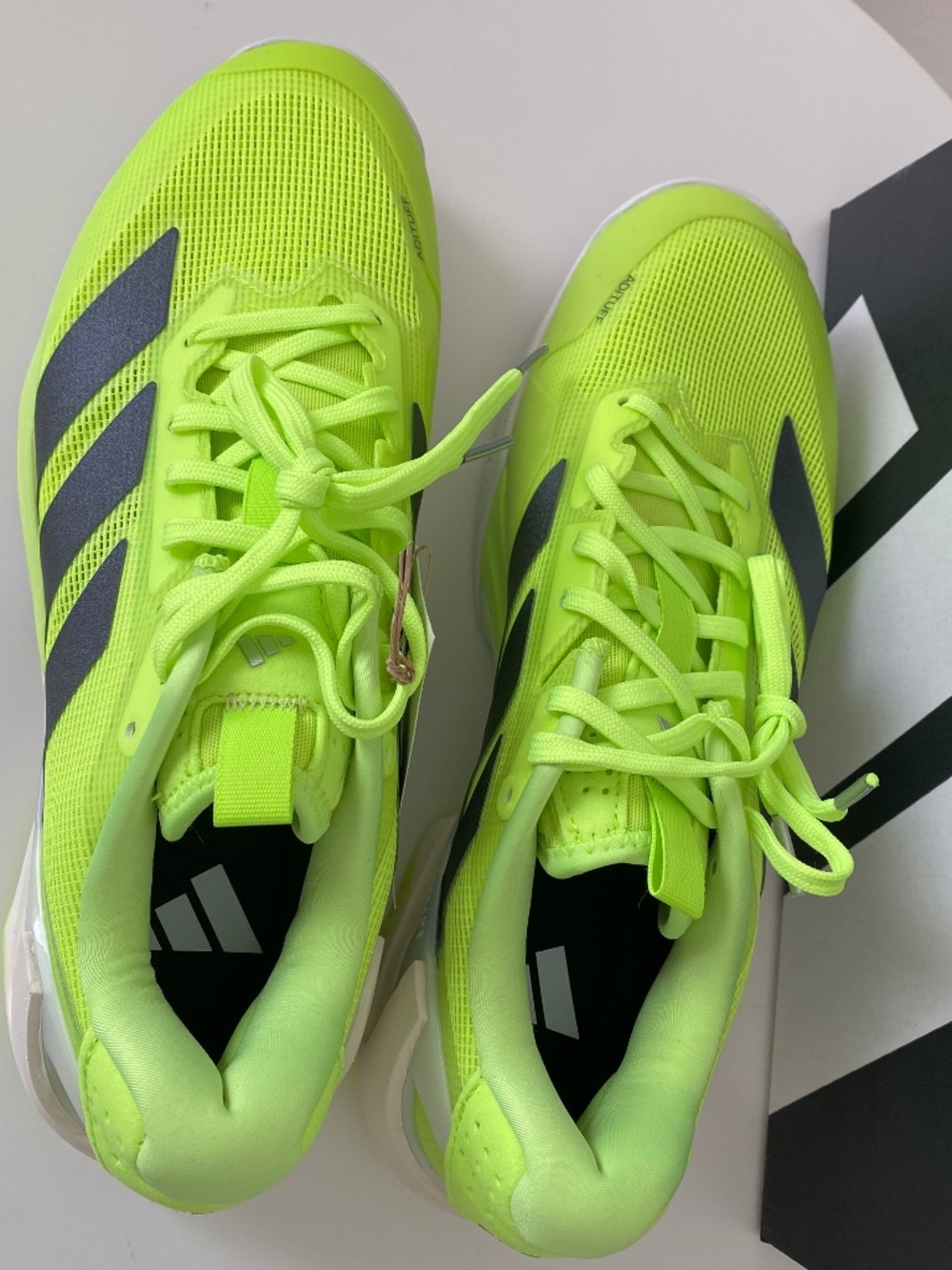 Women's Adidas adizero Ubersonic 5W US Size 9.5